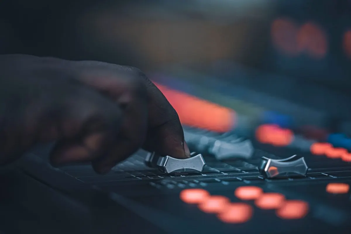 Audio distorsionado en la iglesia: guía de diagnóstico