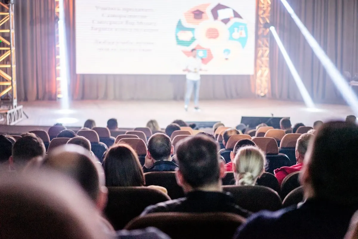 Traducción simultánea con QR: guía para eventos